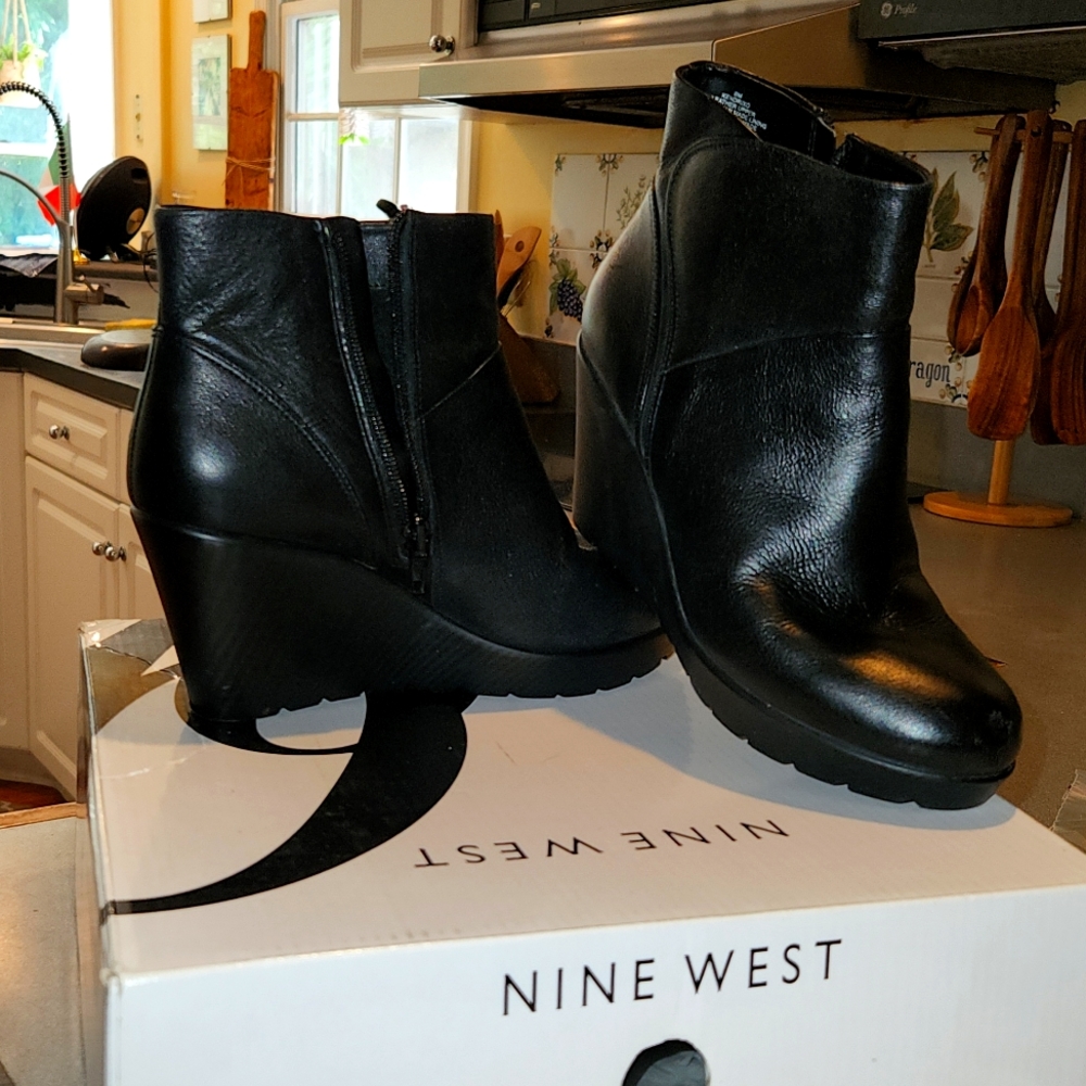 Nine West Wedge zip up boot